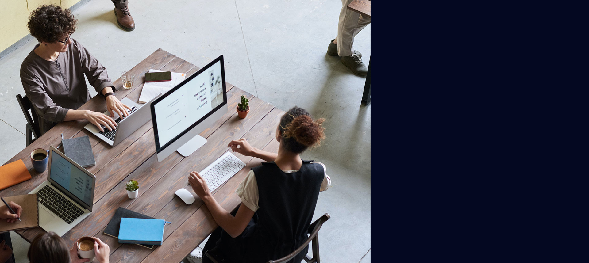 Group working banner-09